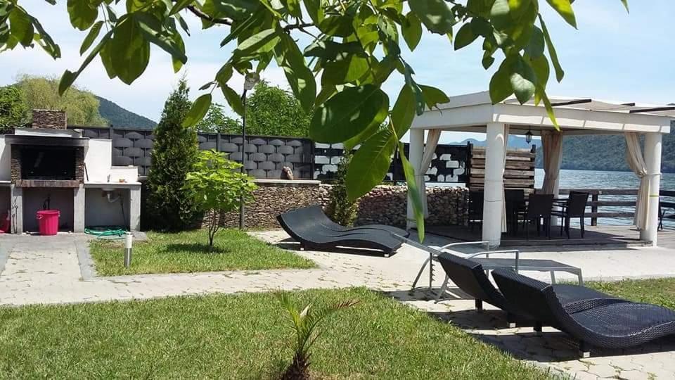 Villa Exclusive Ieşelniţa Exterior foto