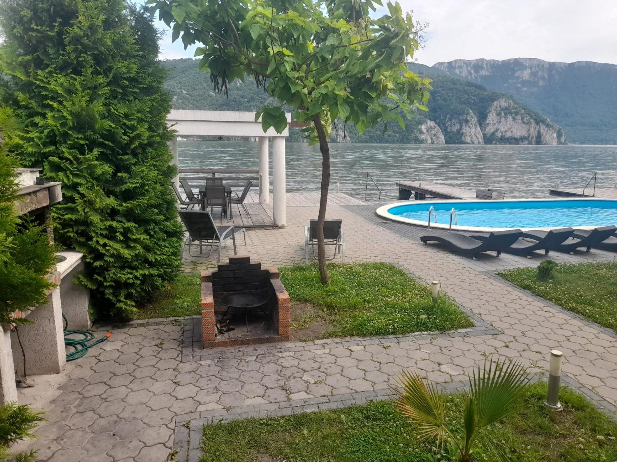 Villa Exclusive Ieşelniţa Exterior foto
